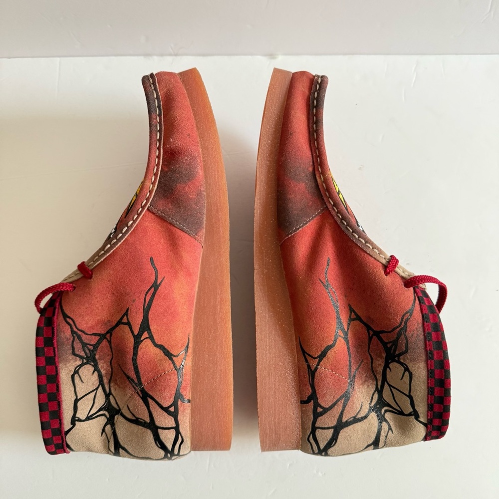 Stranger Things x Clarks Original Wallabee Evo Hellfire Club Shoes Men’s size 13 - Picture 6 of 13
